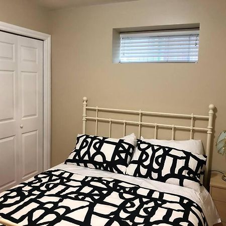 Modern Private Suite Close To Everything バンクーバー エクステリア 写真